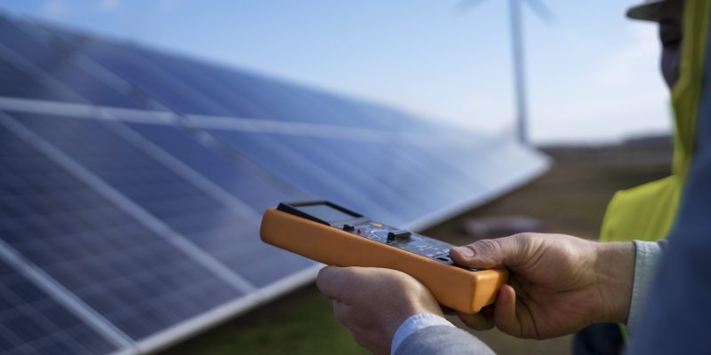 environmental-engineers-working-together